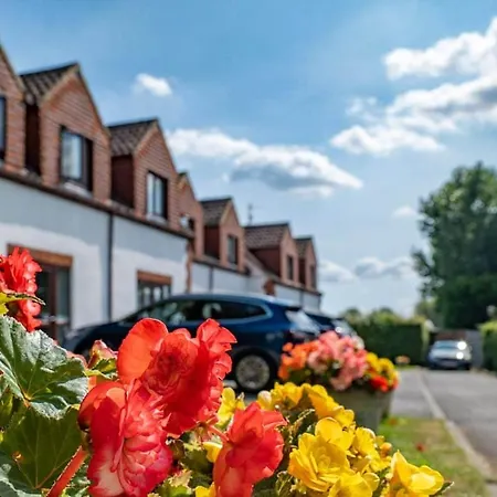 Aldeamento Turístico White Rose Country