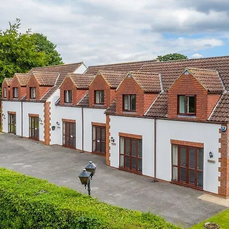 Aldeamento Turístico White Rose Country